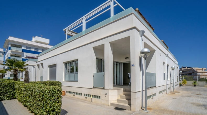 Adosados(5) - Casa adosada de estilo contemporáneo 1471