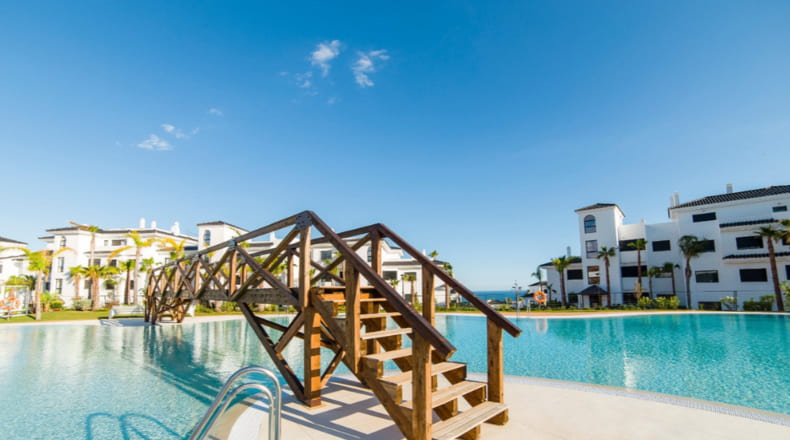 Apartamento de lujo con jardines exteriores