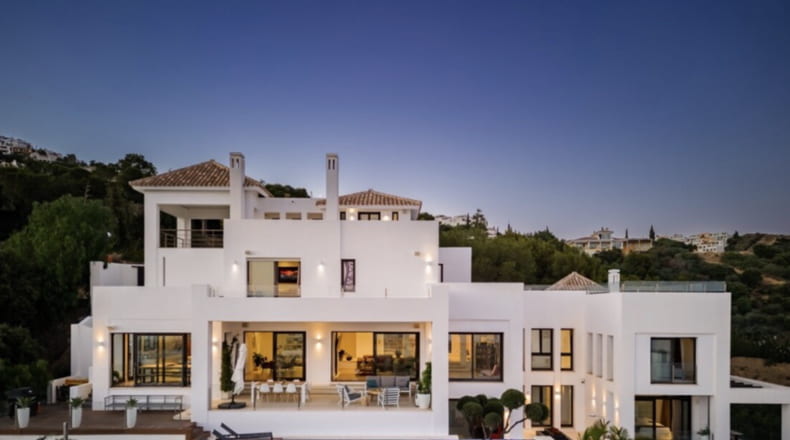 Villas(5) - Moderna villa en la prestigiosa urbanización