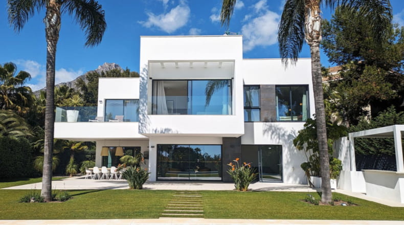 Lujosa villa con vistas impresionantes al mar