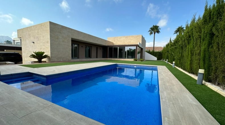 Villas(6) - Cautivadora villa con elegancia moderna